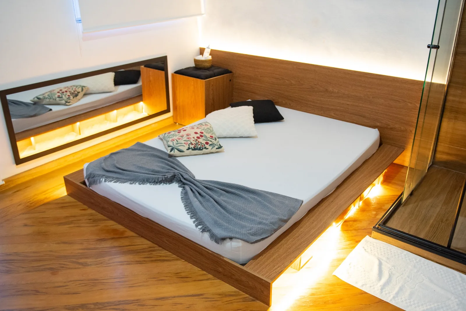 Sala de atendimento com iluminação indireta